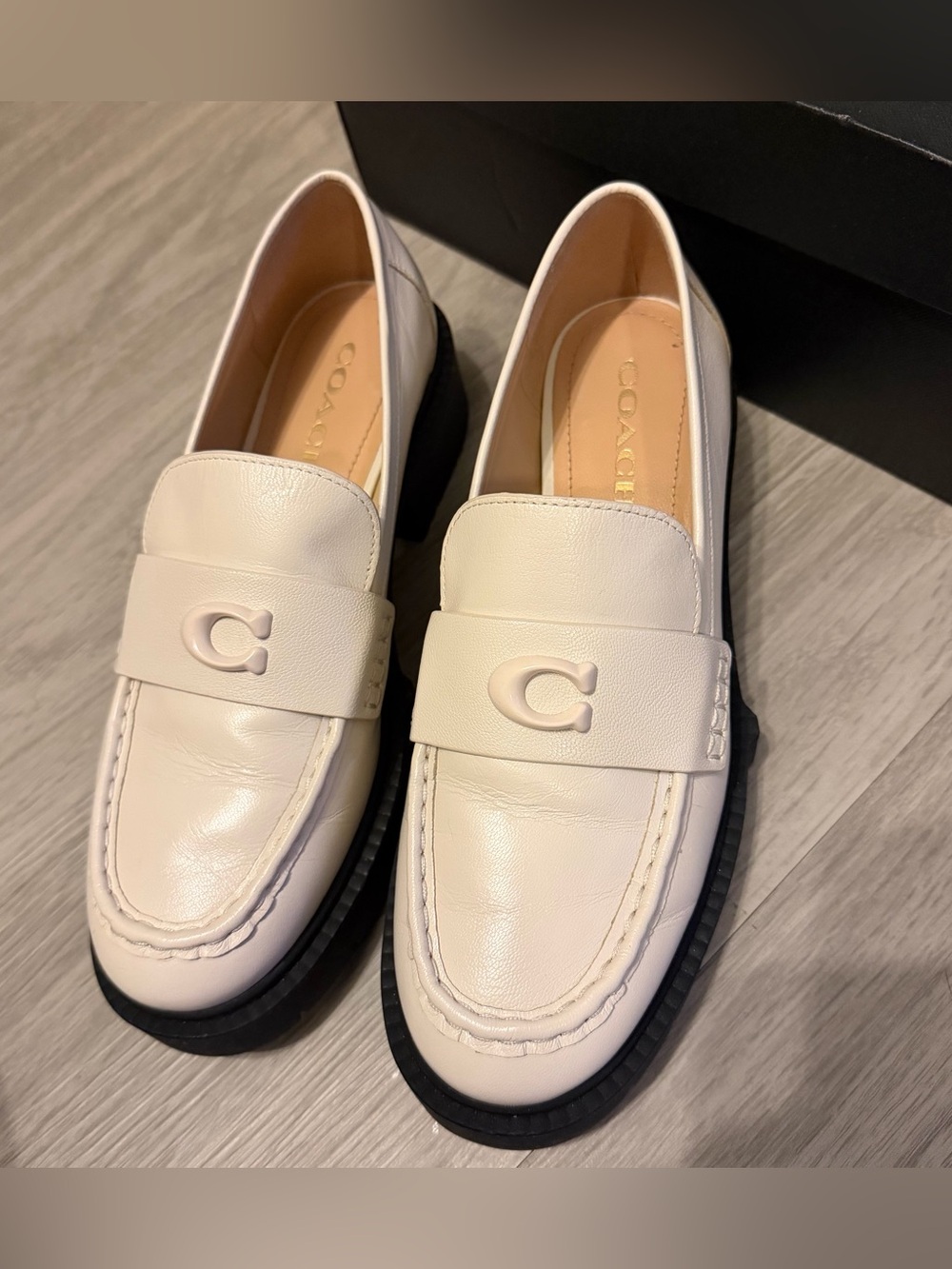 Coach Leah Loafer - Picture 2 of 5